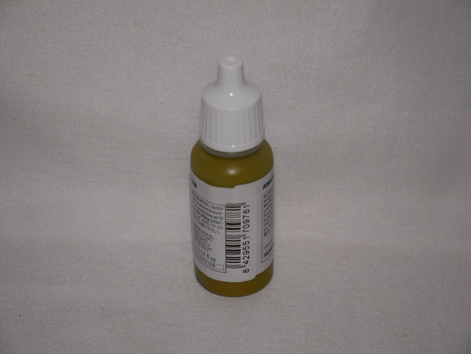 Vallejo Model Color Dark Yellow Acrylic 17ml/0.57 fl oz Dropper Bottle - 70.978
