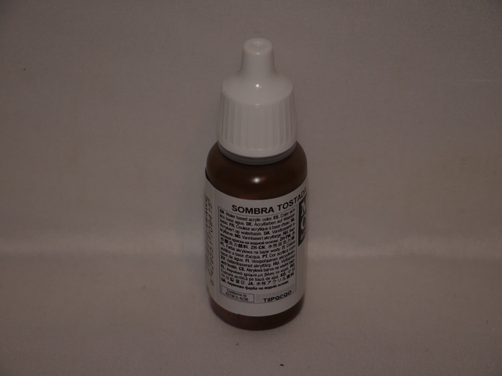 Vallejo Model Color Burnt Umber Acrylic 17ml /0.57 fl oz Dropper Bottle - 70.941