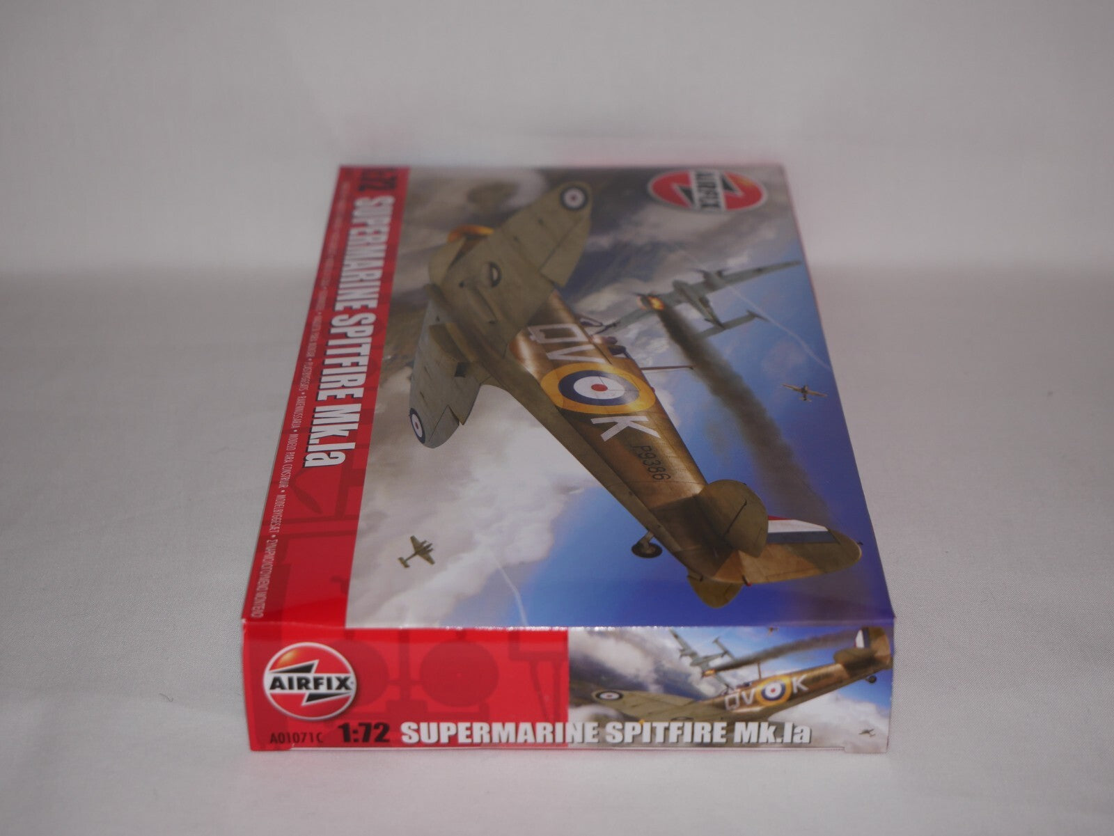 Airfix 1:72 Scale Model WWII Supermarine Spitfire Mk.Ia Skill Level 1 - A01071C