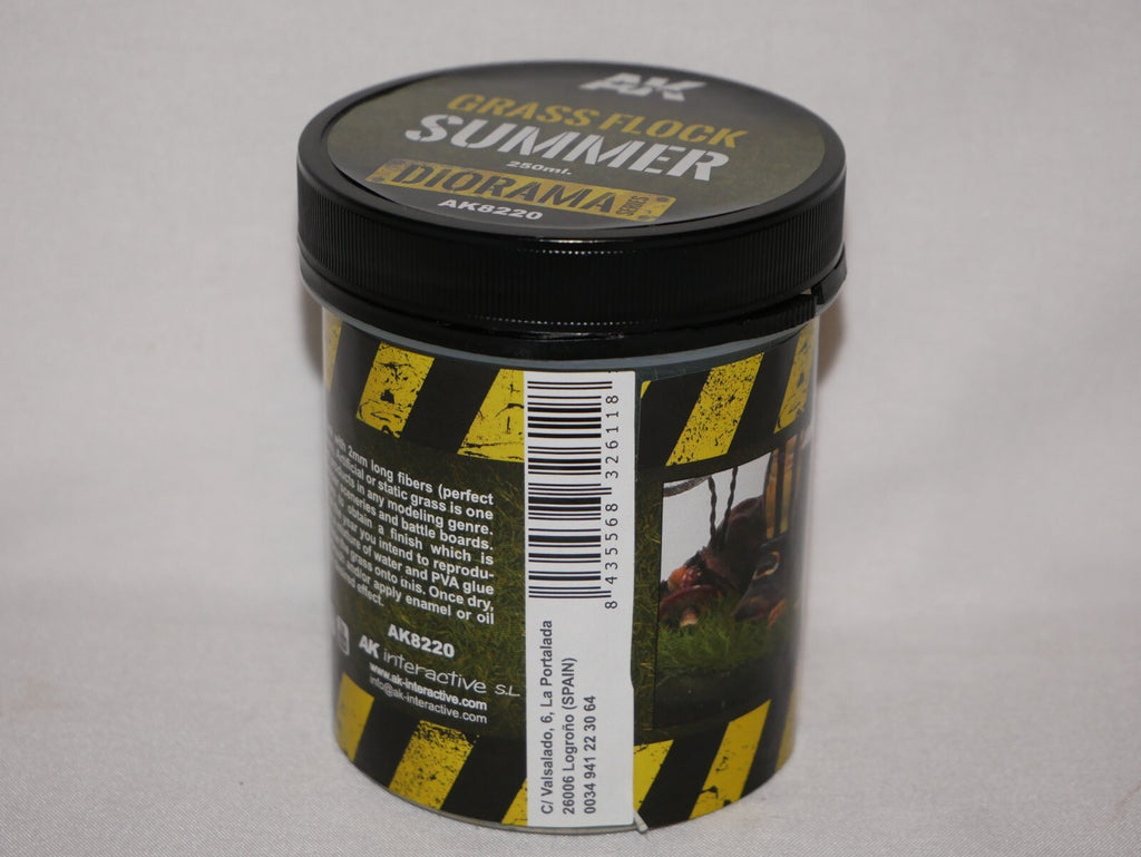AK Interactive Diorama Series 2mm Summer Grass Flock 250ml Plastic Tub - AK8220