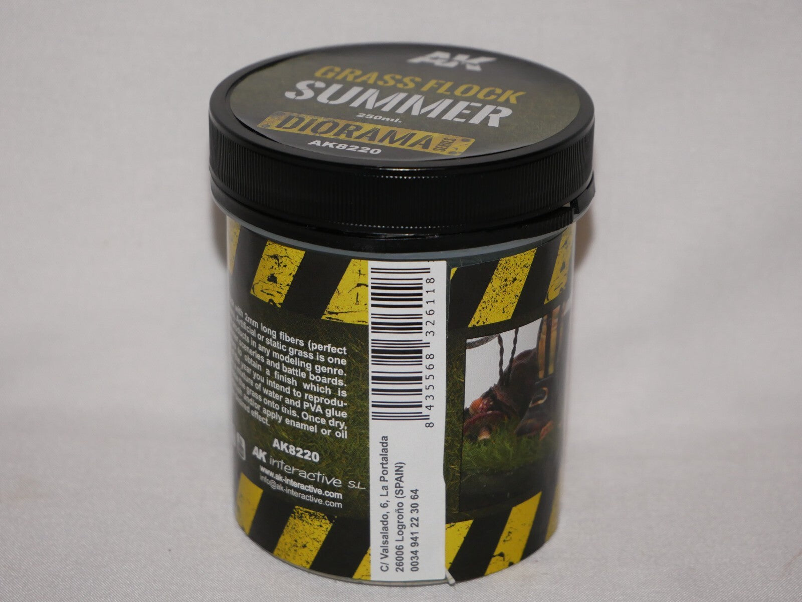 AK Interactive Diorama Series 2mm Summer Grass Flock 250ml Plastic Tub - AK8220