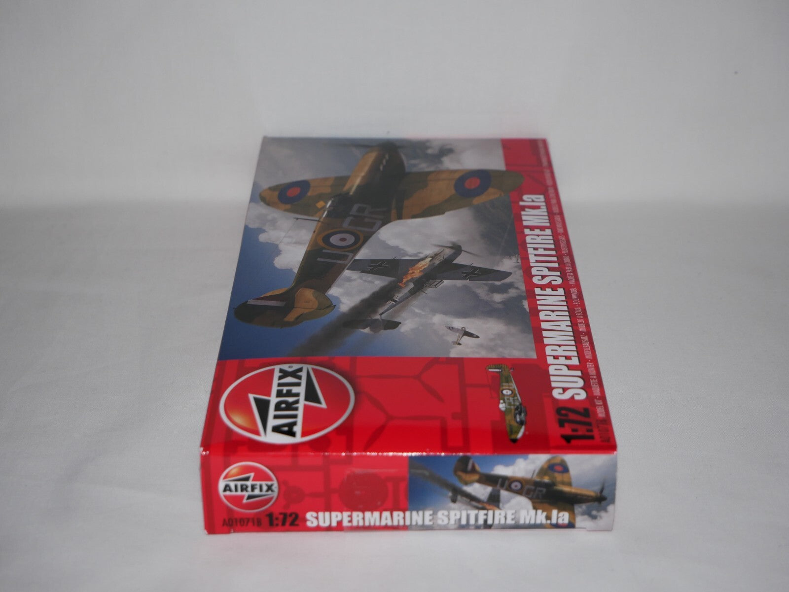 Airfix 1:72 Scale Model WWII Supermarine Spitfire Mk.Ia Skill Level 1 - A01071B