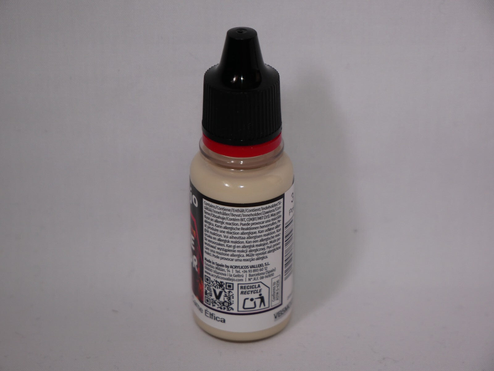 Vallejo Game Color Acrylics Elfic Flesh 18ml/0.6 fl oz Dropper Bottle - 72.098
