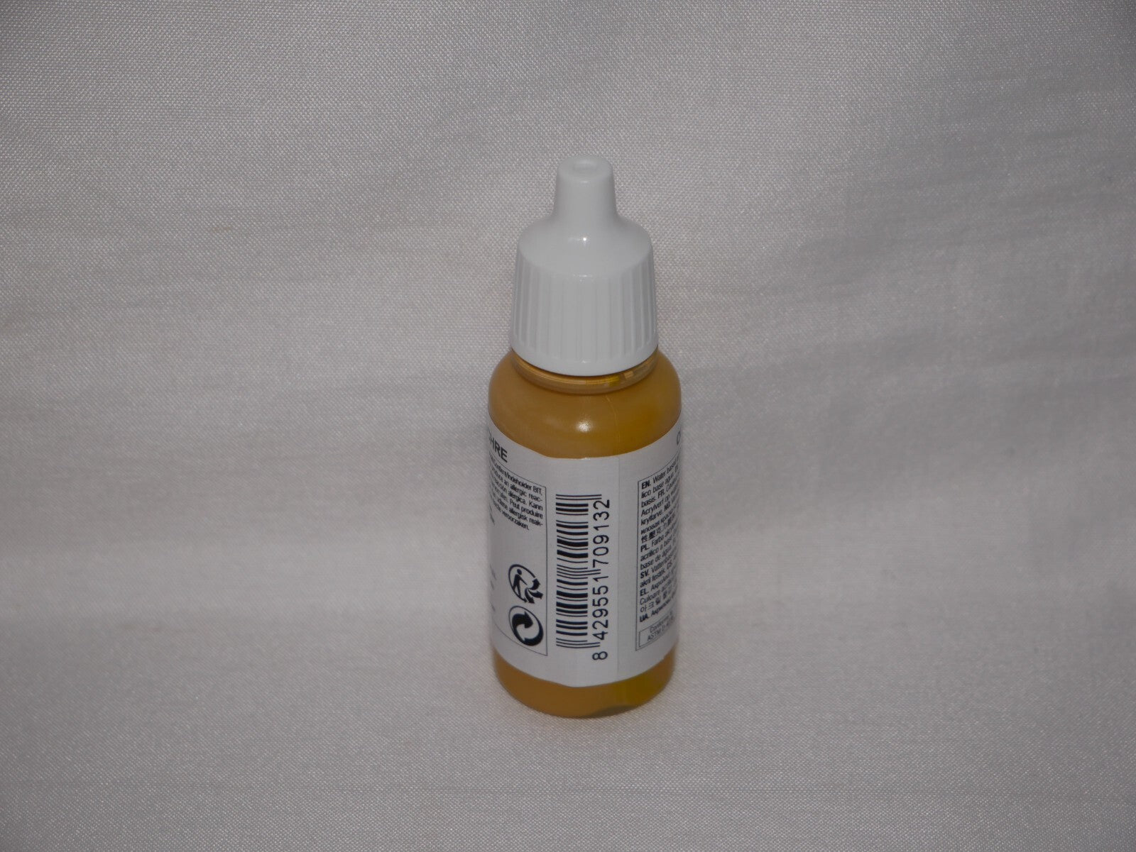 Vallejo Model Color Yellow Ochre Acrylic 17ml/0.57 fl oz Dropper Bottle - 70.913