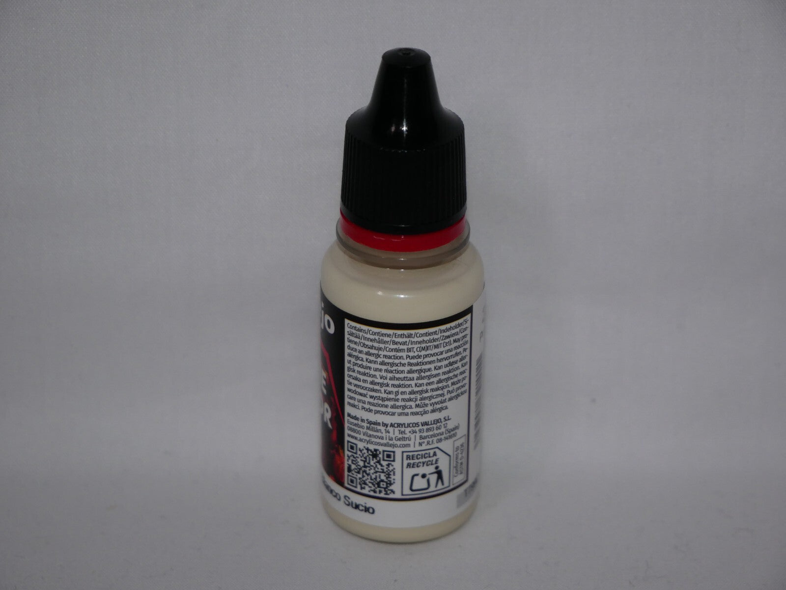 Vallejo Game Color Acrylic Range Off-White 18ml/0.6 fl oz Dropper Bottle 72.101