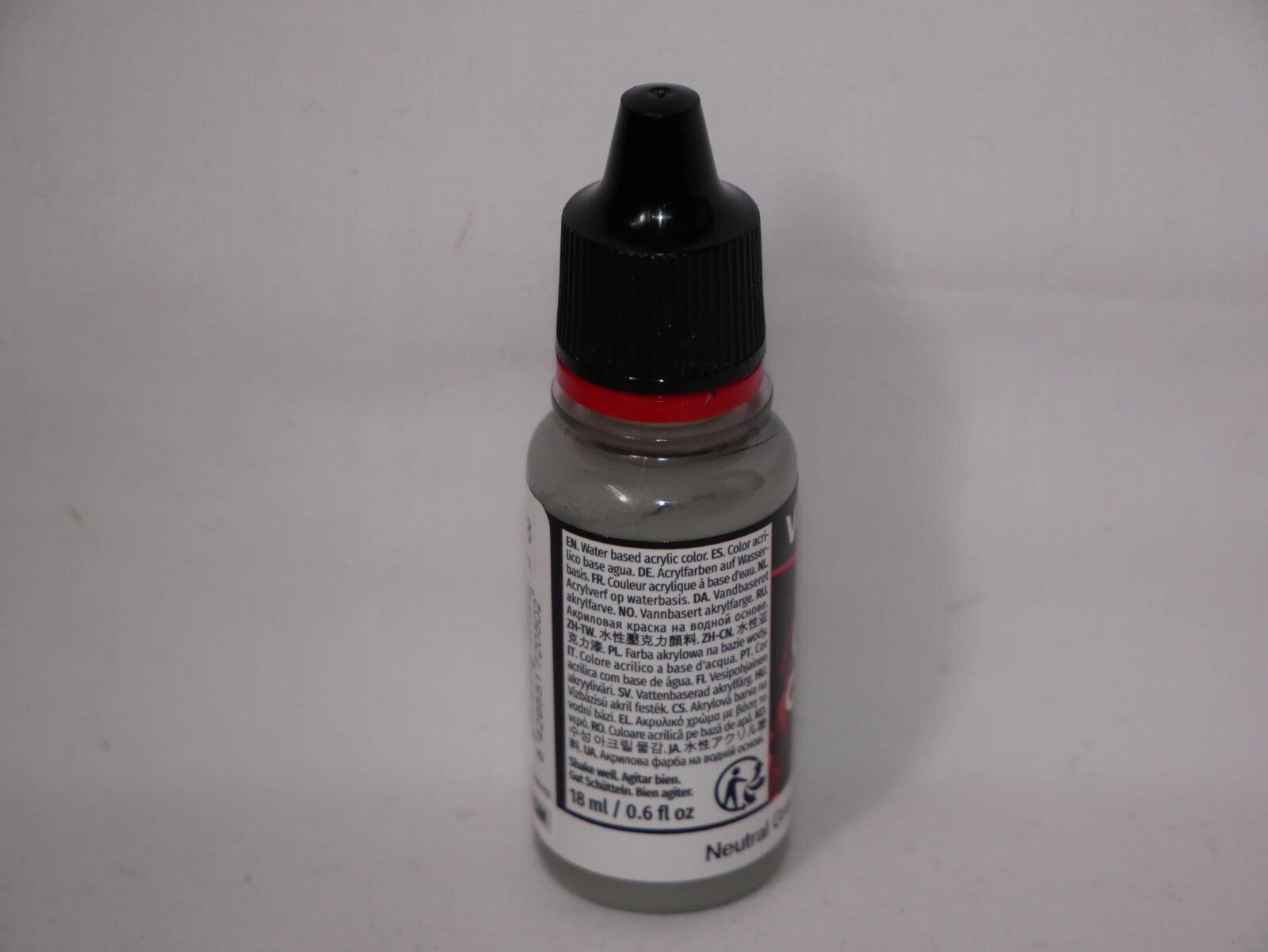 Vallejo Game Color Acrylics Neutral Grey 18ml/0.6 fl oz Dropper Bottle - 72.050