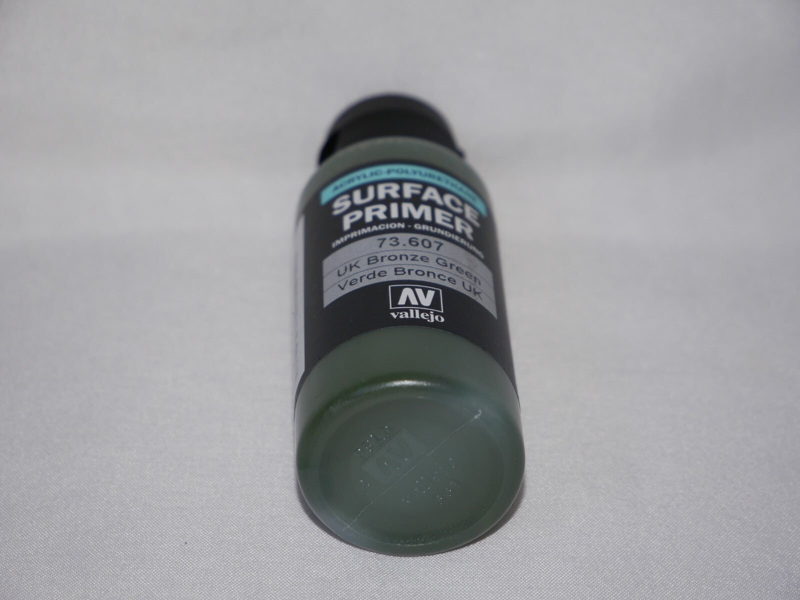 Vallejo Polyurethane Surface Primer UK Bronze Green 60ml / 2.02 fl oz - 73.607
