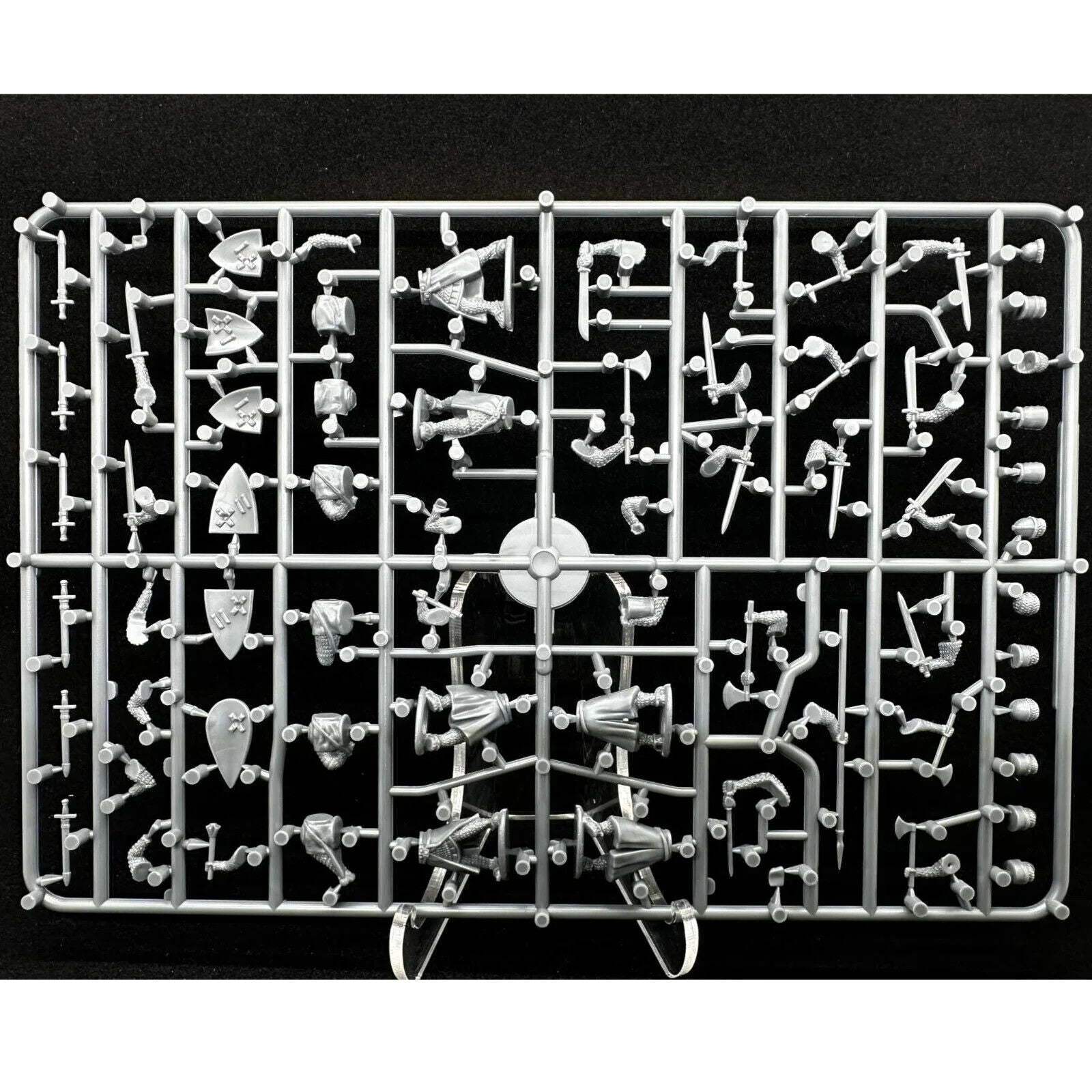 Wargames Atlantic The Age of Chivalry 28mm Foot Knights (1150 - 1320) - WAAAC001
