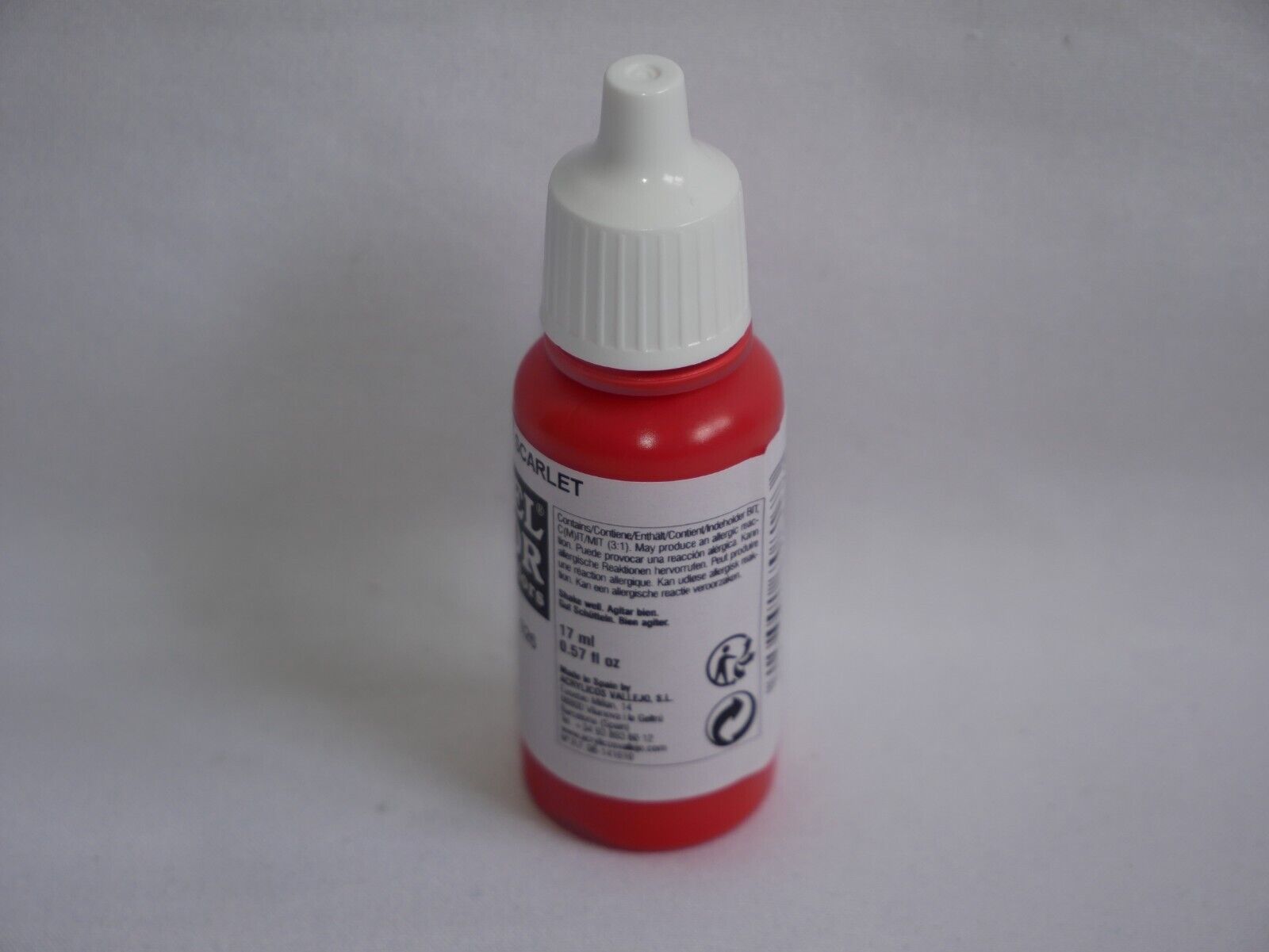 Vallejo Model Color Scarlet Acrylic 17ml/0.57 fl oz Dropper Bottle - 70.817