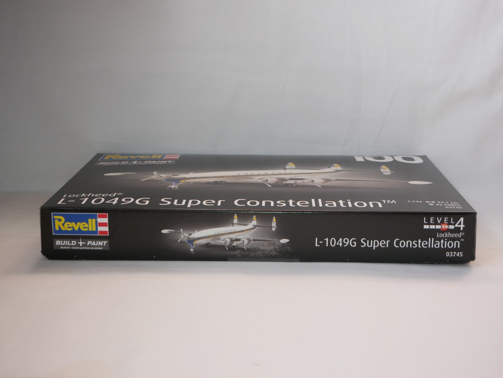 Revell 1:144 Lockheed L-1049G Super Constellation Lufthansa Skill Level 4 03745