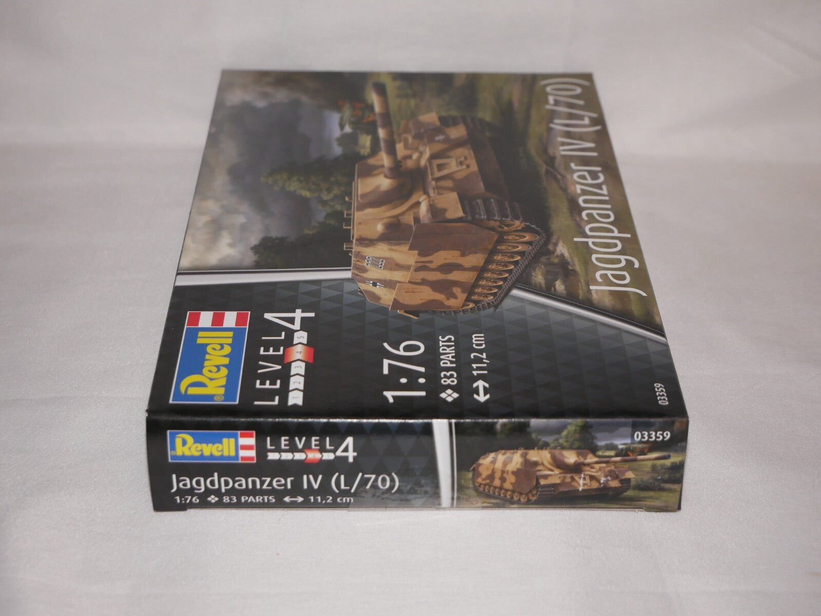 Revell 1:76 Panzer Jagdpanzer IV (L/70) Scale Model Tank Kit Skill Level 4 - 03359