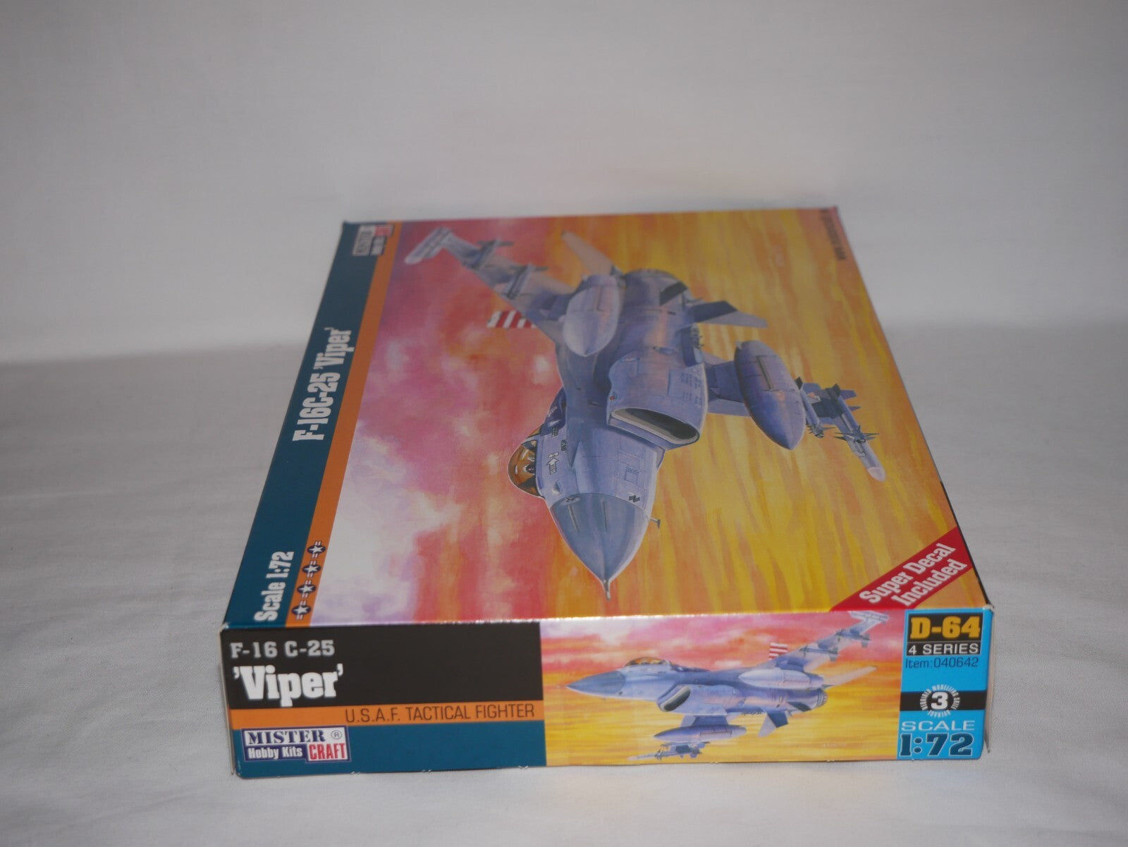 MisterCraft Hobby Kits 1:72 Scale (D-64) F-16C-25 'Viper' Fighter Jet - 040642
