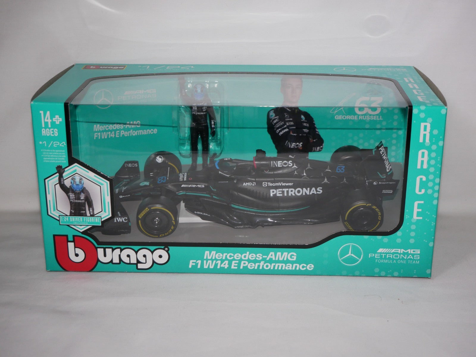 Burago 1:24 Scale Mercedes-AMG Petronas W14 With No.63 Russell Figure #18-28037R