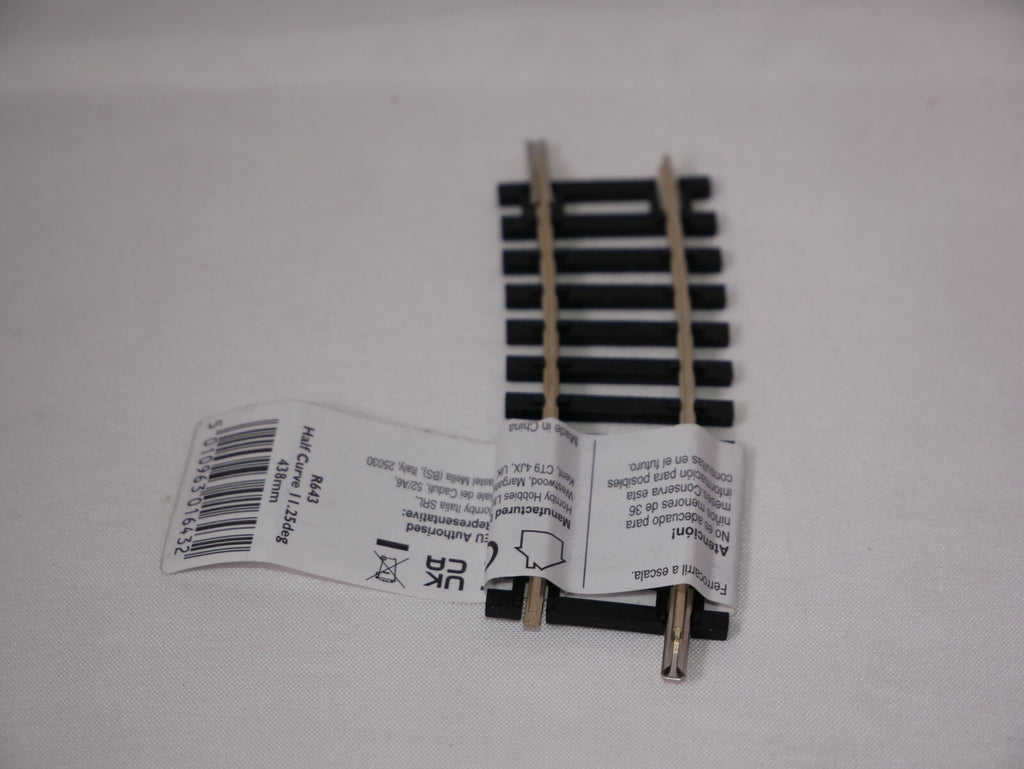 Hornby 1:76 Model Railway Track Single Piece 2nd Radius Half 11.25deg Curve R643