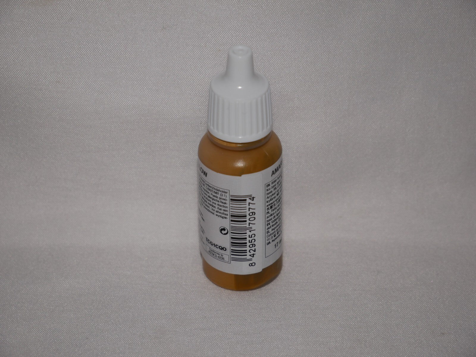 Vallejo Model Color Desert Yellow Acrylic 17ml/0.57 fl oz Dropper Bottle 70.977