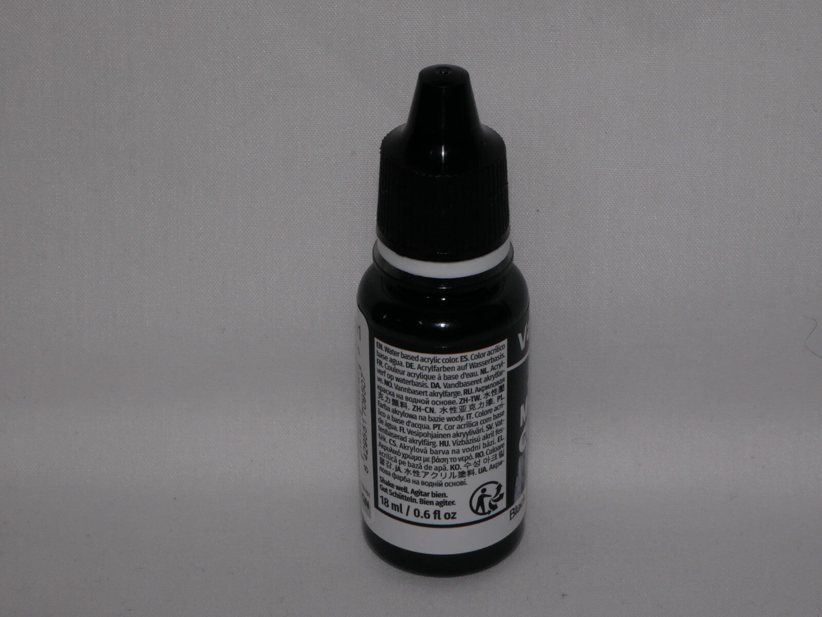 Vallejo Model Color Black Acrylic 18ml/0.6 fl oz Dropper Bottle - 70.950