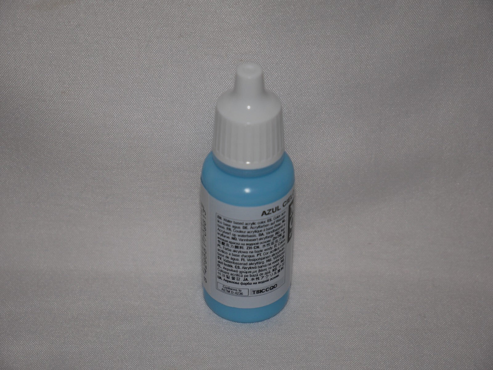 Vallejo Model Color Sky Blue Acrylic 17ml/0.57 fl oz Dropper Bottle - 70.961