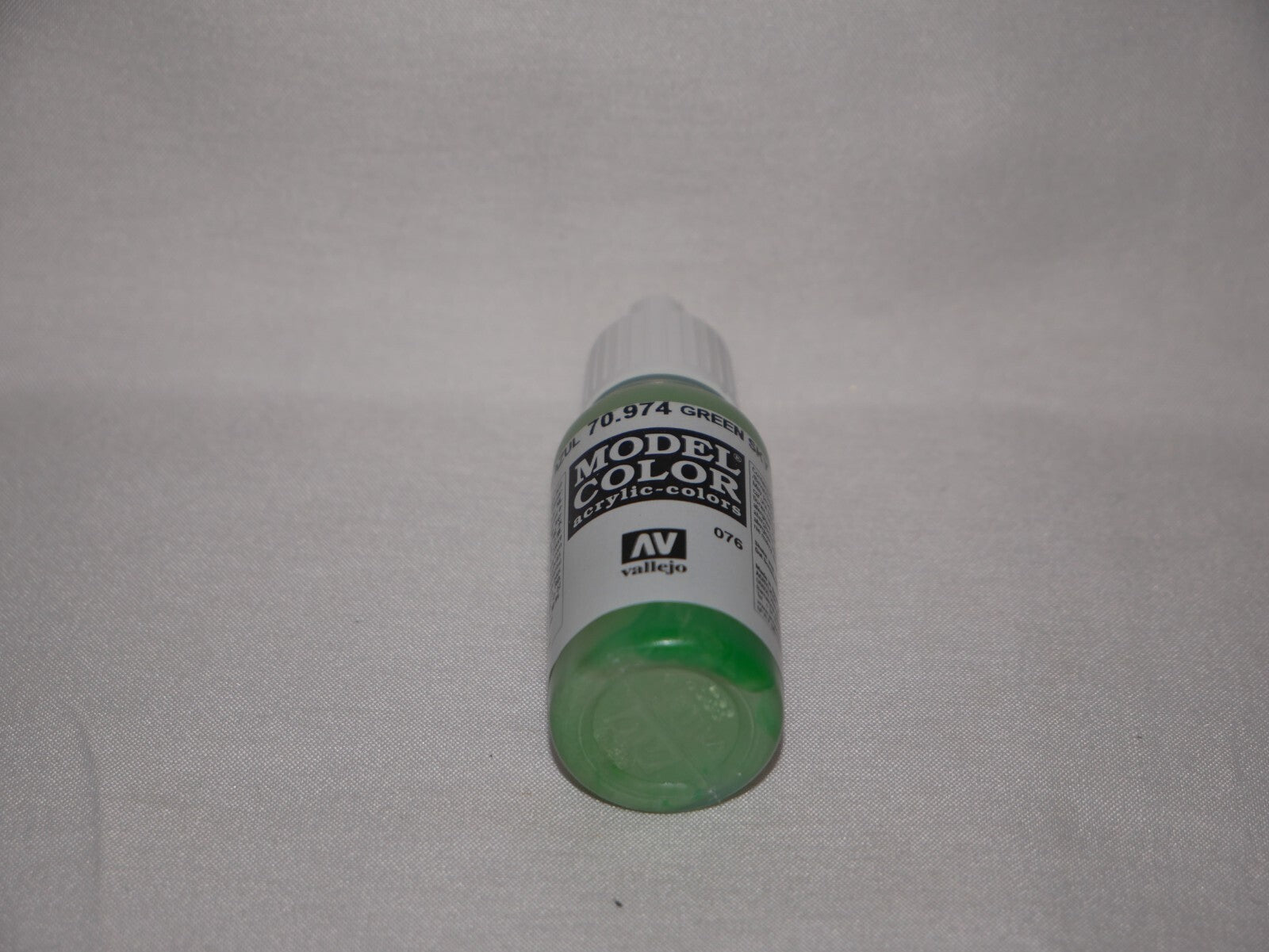 Vallejo Model Color Green Sky Acrylic 17ml/0.57 fl oz Dropper Bottle 70.974