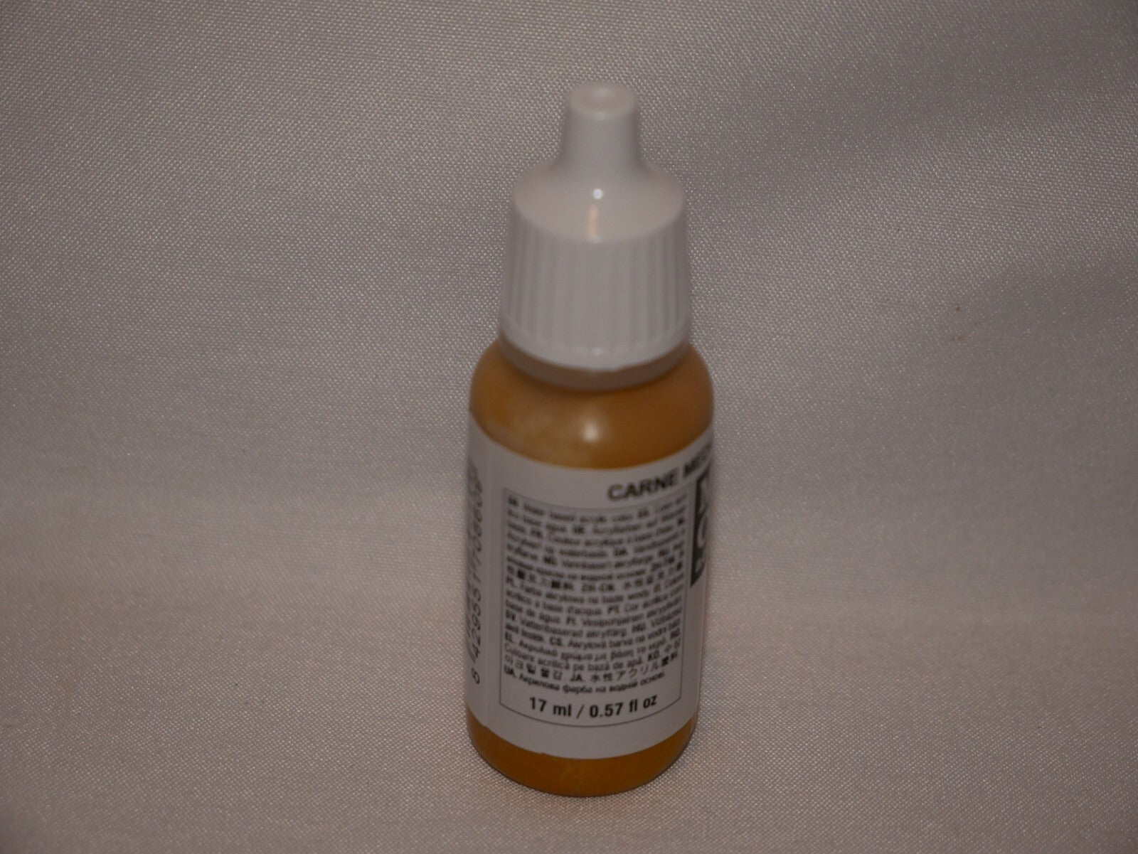 Vallejo Model Color Medium Fleshtone Acrylic 17ml Dropper Botlle - 70.860