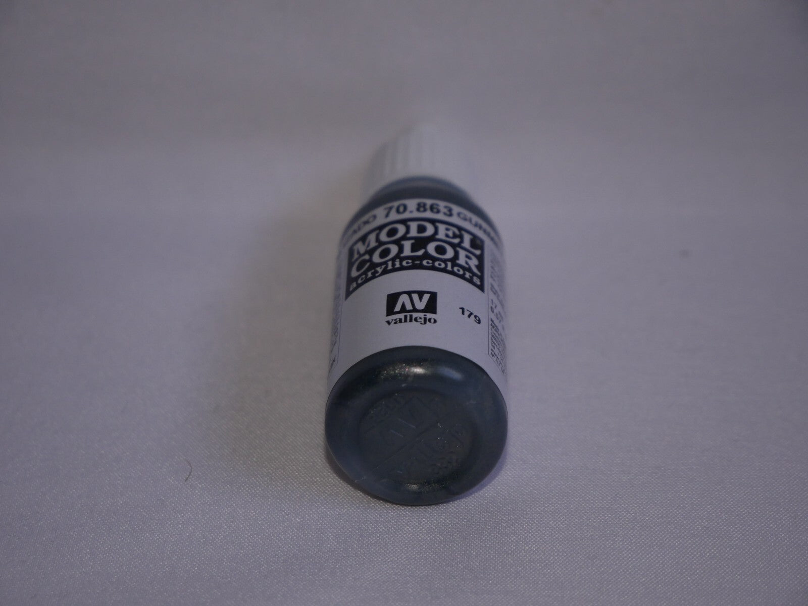 Vallejo Model Color Gunmetal Grey Metallic Acrylic 17ml Dropper Bottle - 70.863