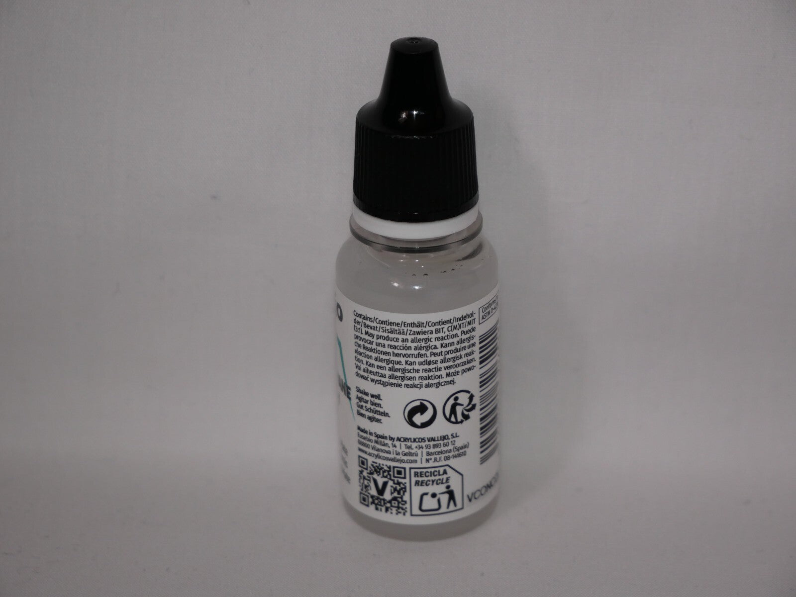 Vallejo Auxiliary Products Matt Polyurethane Varnish 18ml Dropper Bottle 72.651
