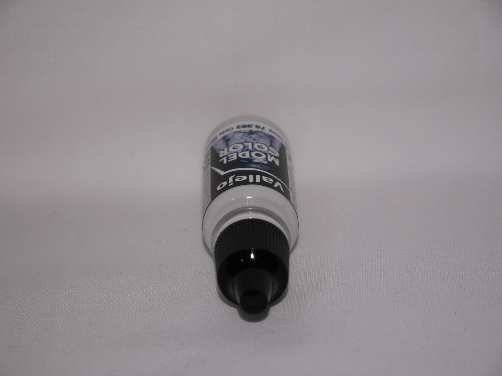 Vallejo Model Color White Grey Acrylic 18ml/0.60 fl oz Dropper Bottle - 70.993