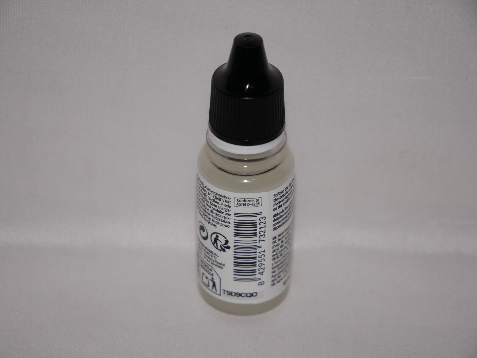 Vallejo Auxiliary Products Decal Softener 18ml/0.60 fl oz Dropper Bottle 73.212