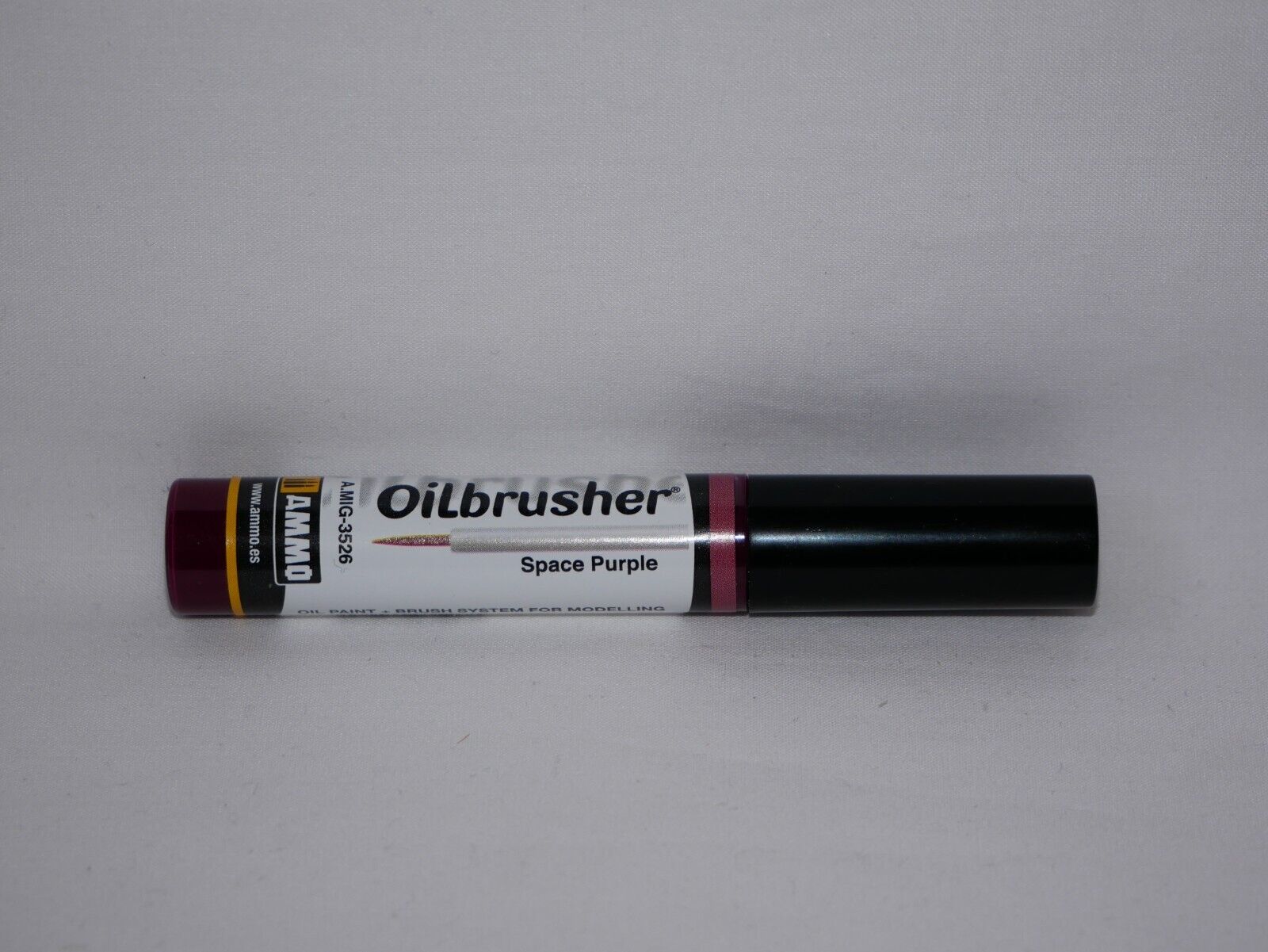 Ammo By Mig Jimenez Space Purple Oilbrusher Fine Brush Applicator - A.MIG-3526