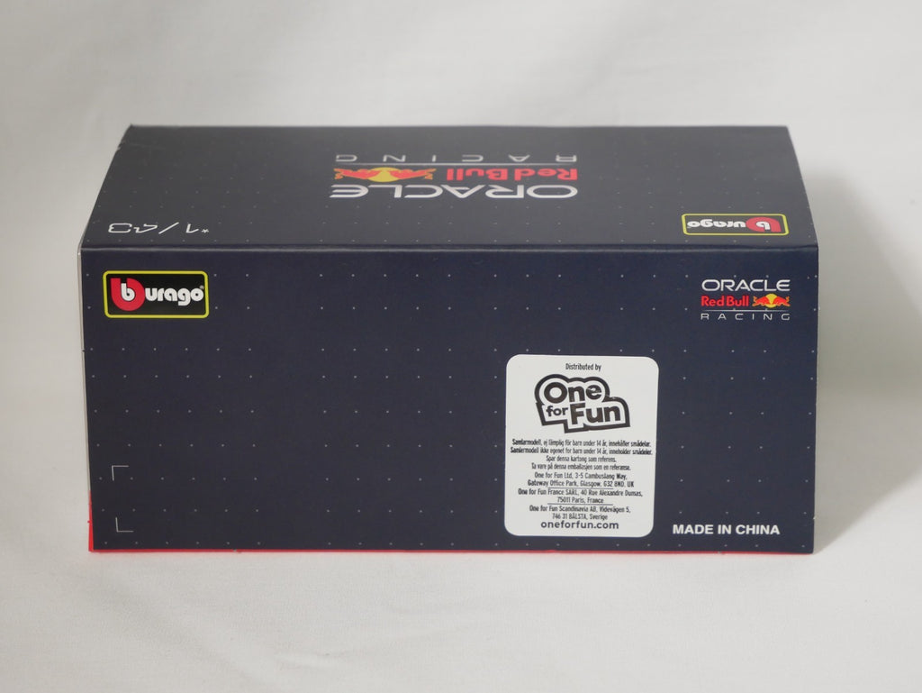 Burago 1:43 Oracle Redbull Racing RB20 Car With Sergio Pérez Helmet - #18-38098P