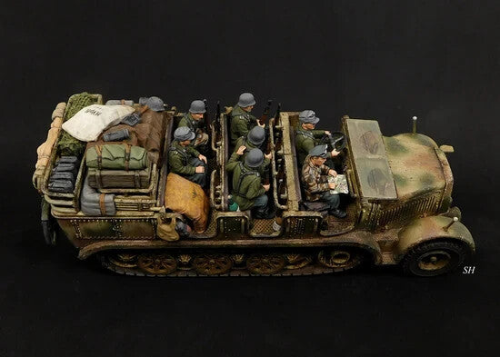 Rubicon Models 1:56 Scale German SdKfz 7 Half-Track Artillery Tractor - 280065