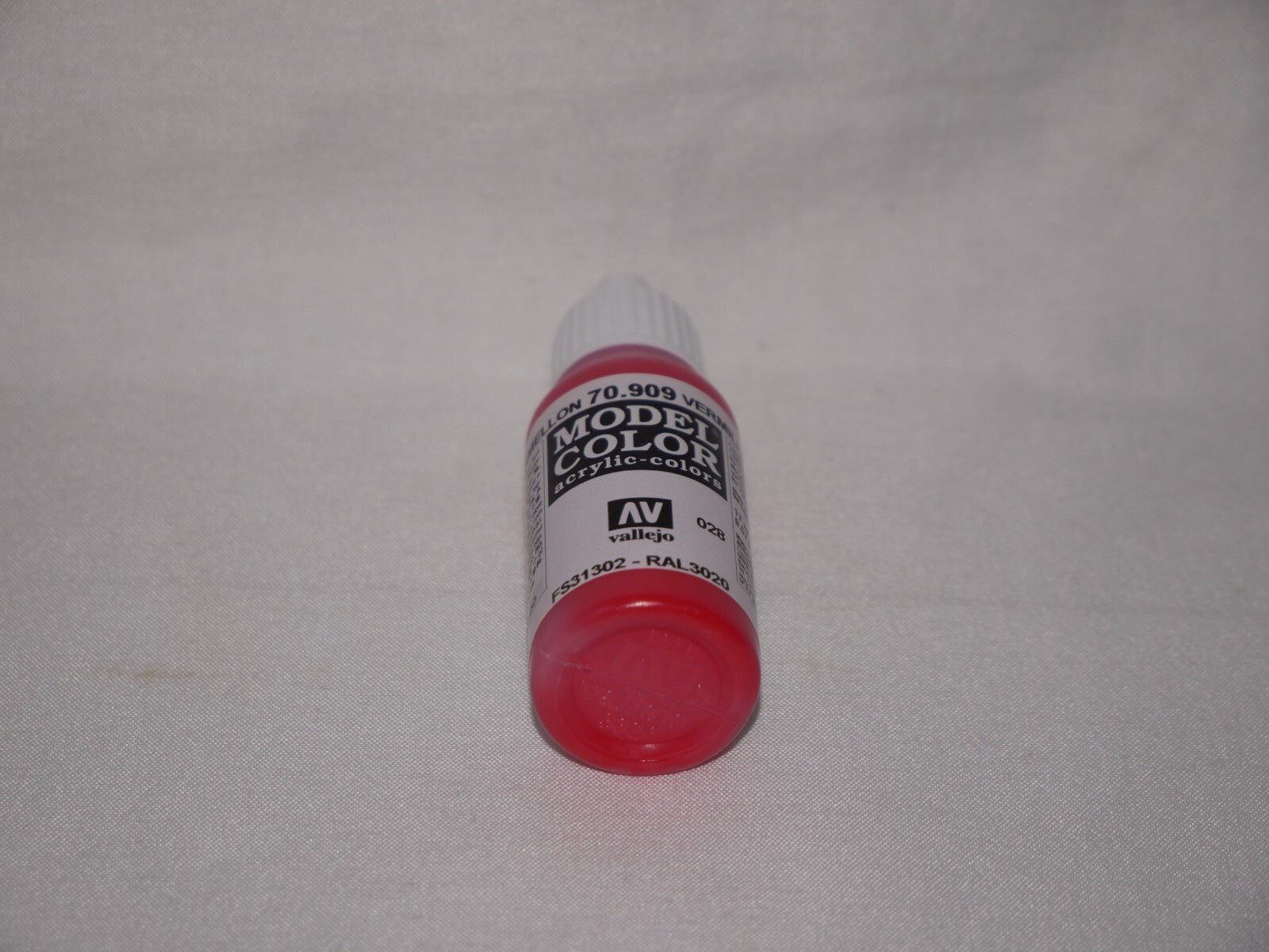 Vallejo Model Color Vermillion Acrylic 17ml/0.57 fl oz Dropper Bottle - 70.909