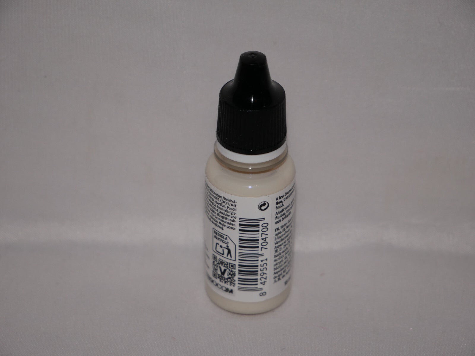 Vallejo Auxiliary Products Gloss Medium 18ml/0.60 fl oz Dropper Bottle - 70.470