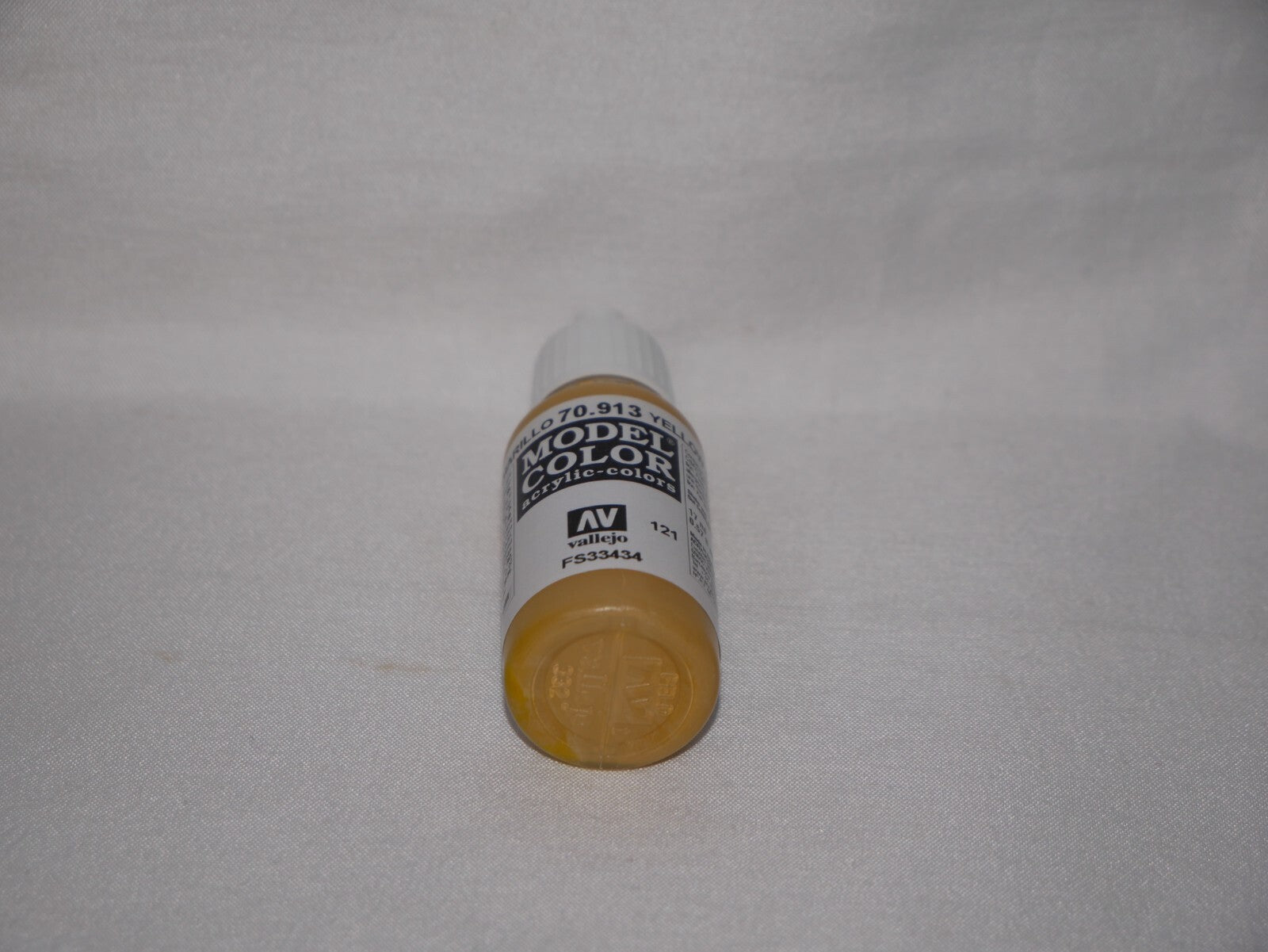 Vallejo Model Color Yellow Ochre Acrylic 17ml/0.57 fl oz Dropper Bottle - 70.913