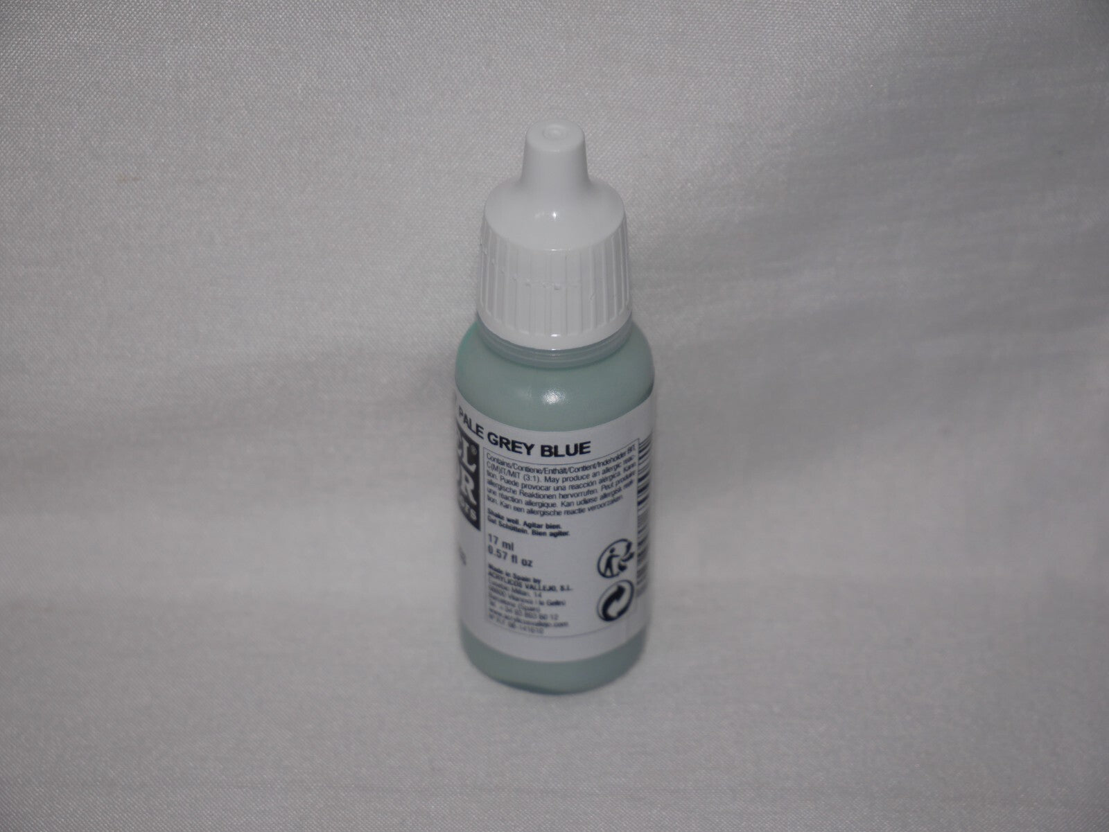 Vallejo Model Color Pale Grey Blue Acrylic 17ml/0.57 fl oz Dropper Bottle 70.907