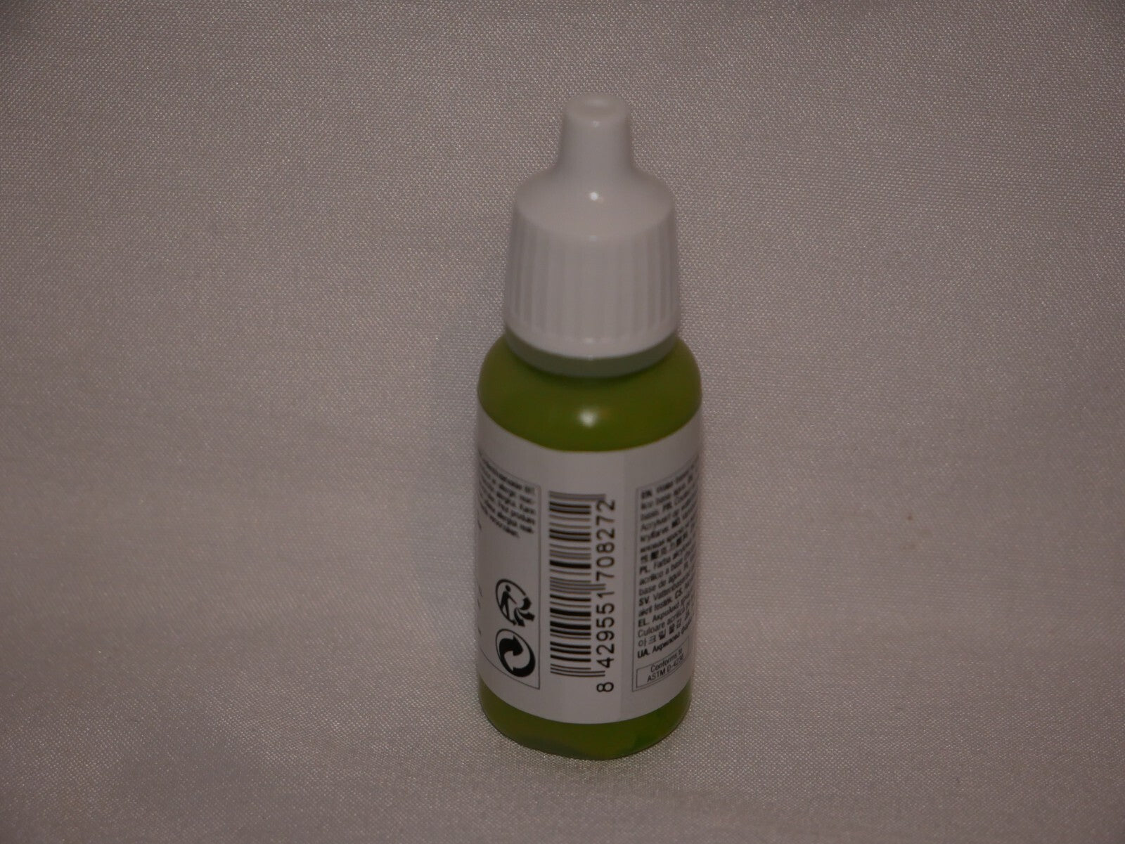 Vallejo Model Color Lime Green Acrylic 17ml /0.57 fl oz Dropper Bottle - 70.827