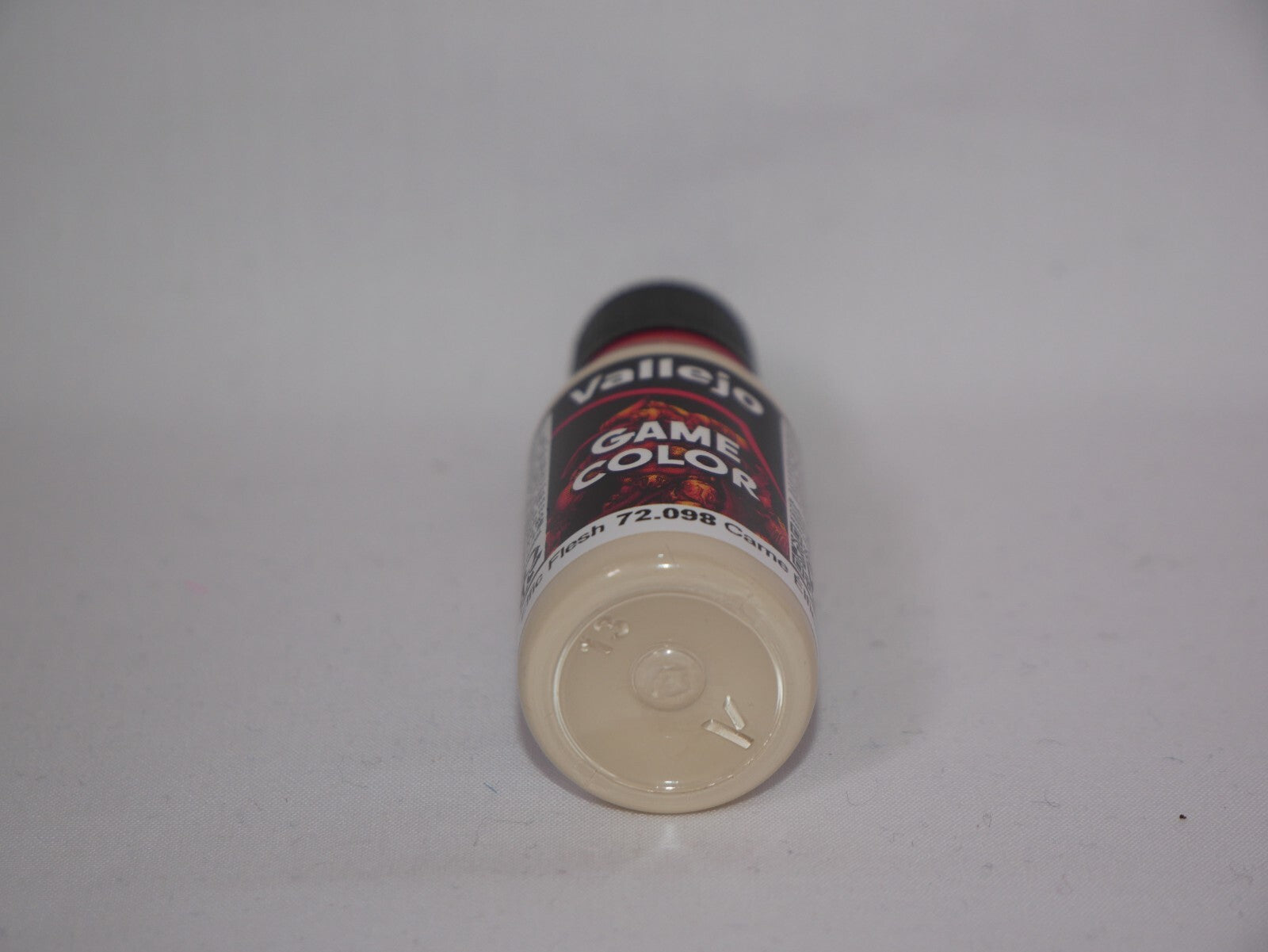 Vallejo Game Color Acrylics Elfic Flesh 18ml/0.6 fl oz Dropper Bottle - 72.098