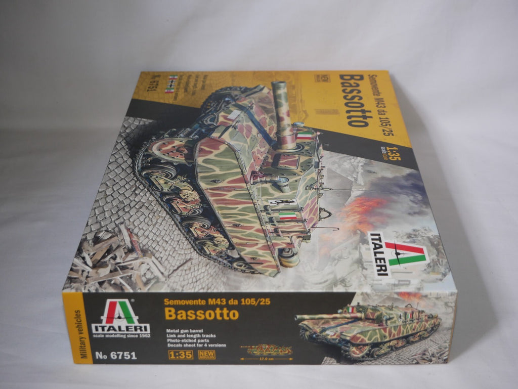 Italeri 1:35 Scale Semovente M43 da 105/25 Bassotto Model Skill Level 4 - 6751