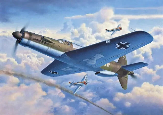 Revell 1:72 Scale Dornier Do 335 "PFEIL" Model Aircraft Kit Skill Level 4 03795