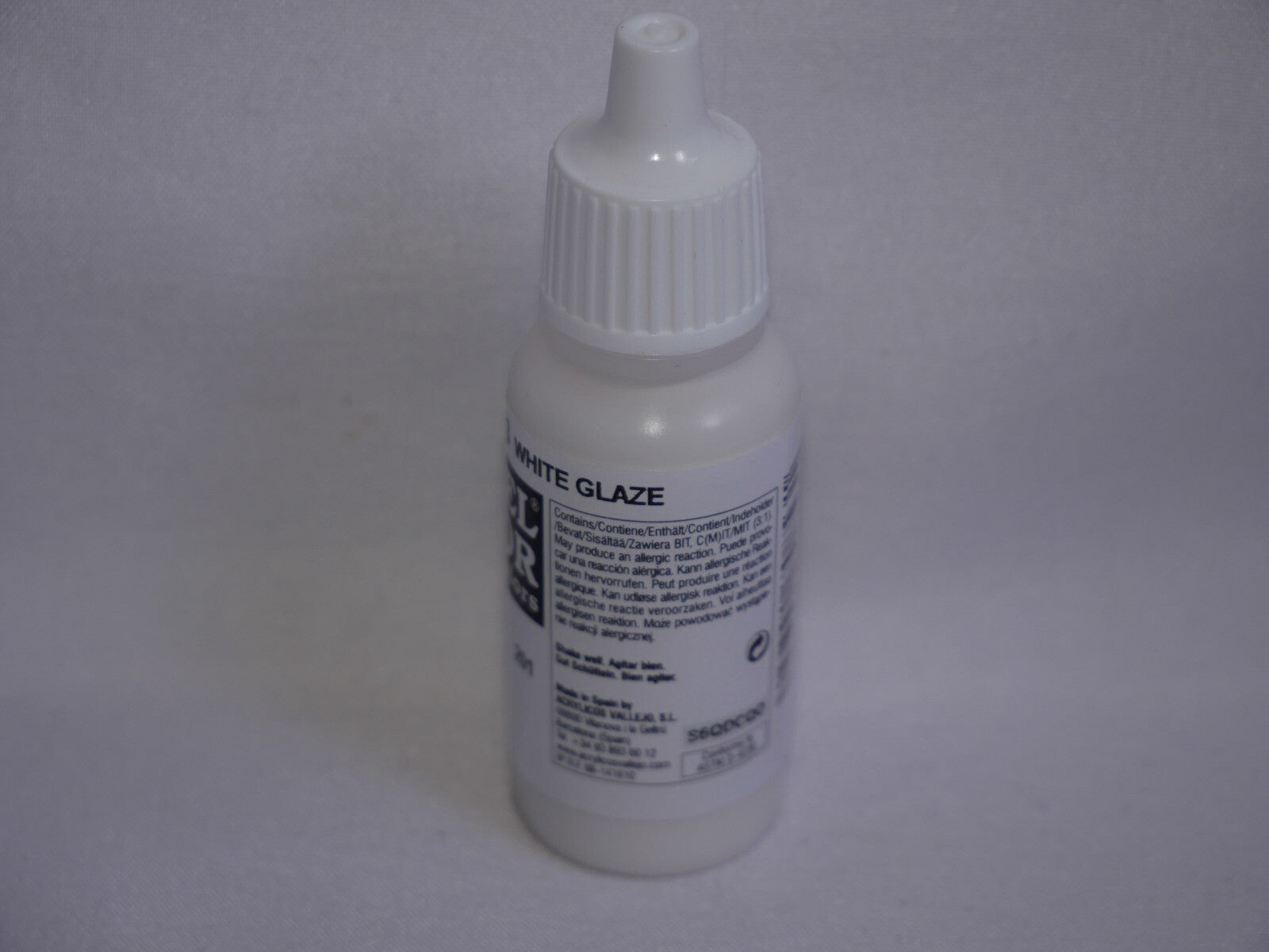Vallejo Model Color White Glaze Acrylic 17ml/0.57 fl oz Dropper Bottle - 70.853