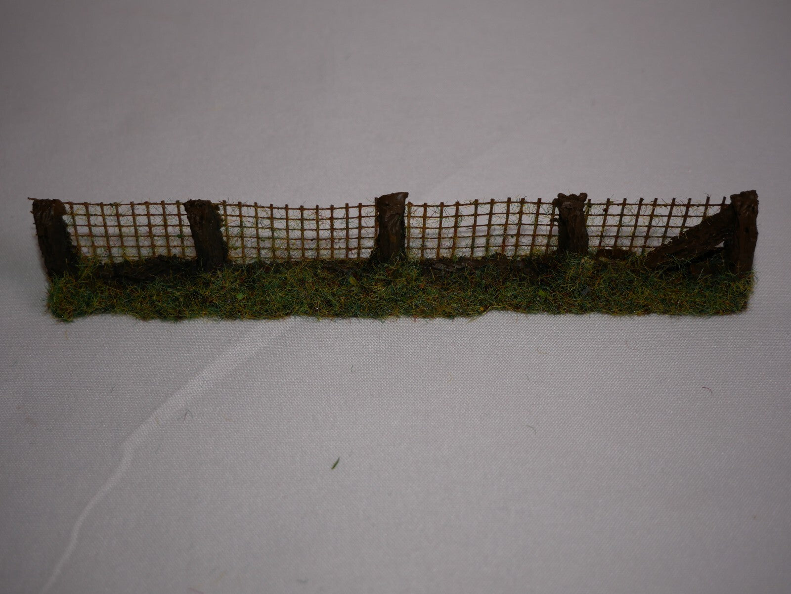 Javis "Countryside" Scenics "OO" Gauge Wire Fencing PF12