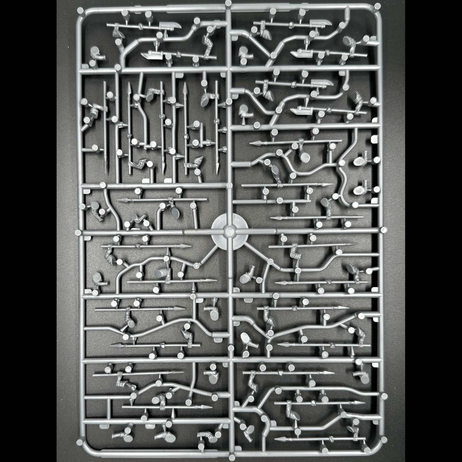 Wargames Atlantic The Barons' War 28mm Peasant Leavy (1100 - 1350) - WAAAC003