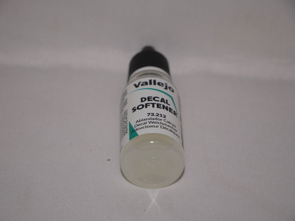 Vallejo Auxiliary Products Decal Softener 18ml/0.60 fl oz Dropper Bottle 73.212