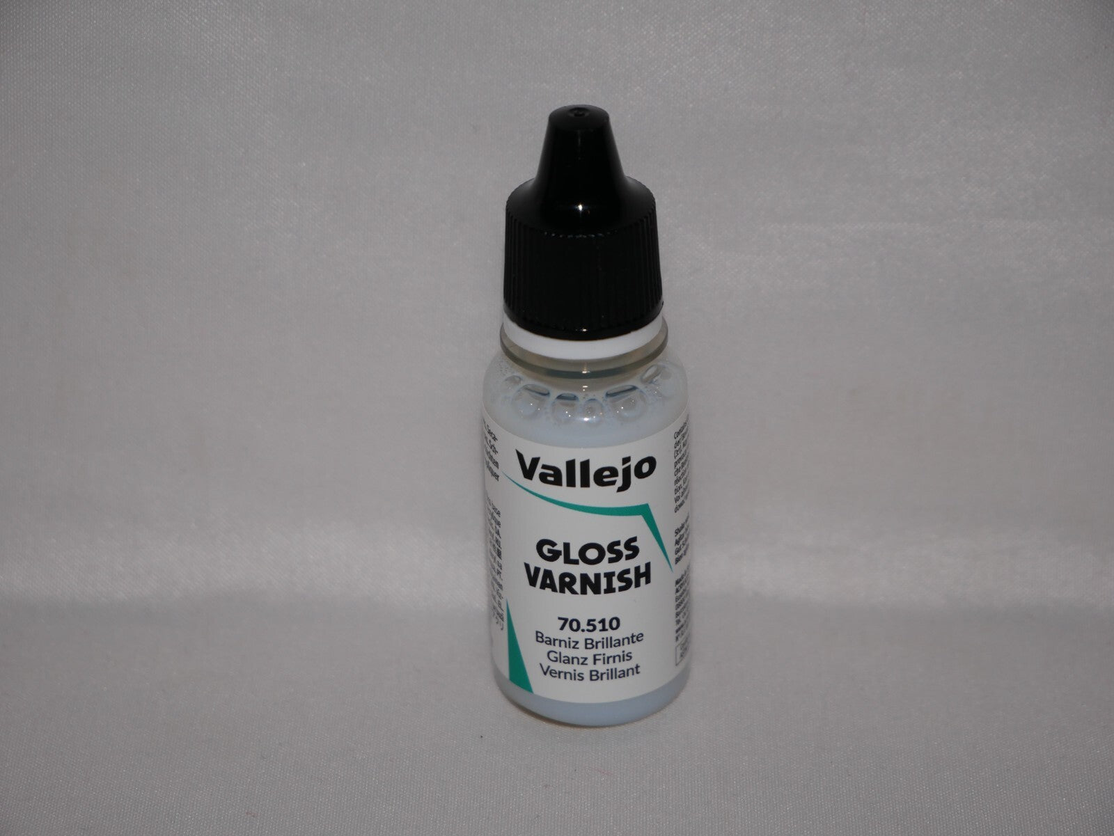 Vallejo Auxiliary Products Gloss Varnish 18ml/0.60 fl oz Dropper Bottle - 70.510