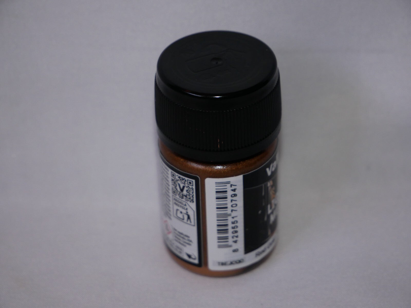 Vallejo Liquid Metal Red Gold Metallic Alcohol Based 35ml / 1.15 fl oz - 70.794